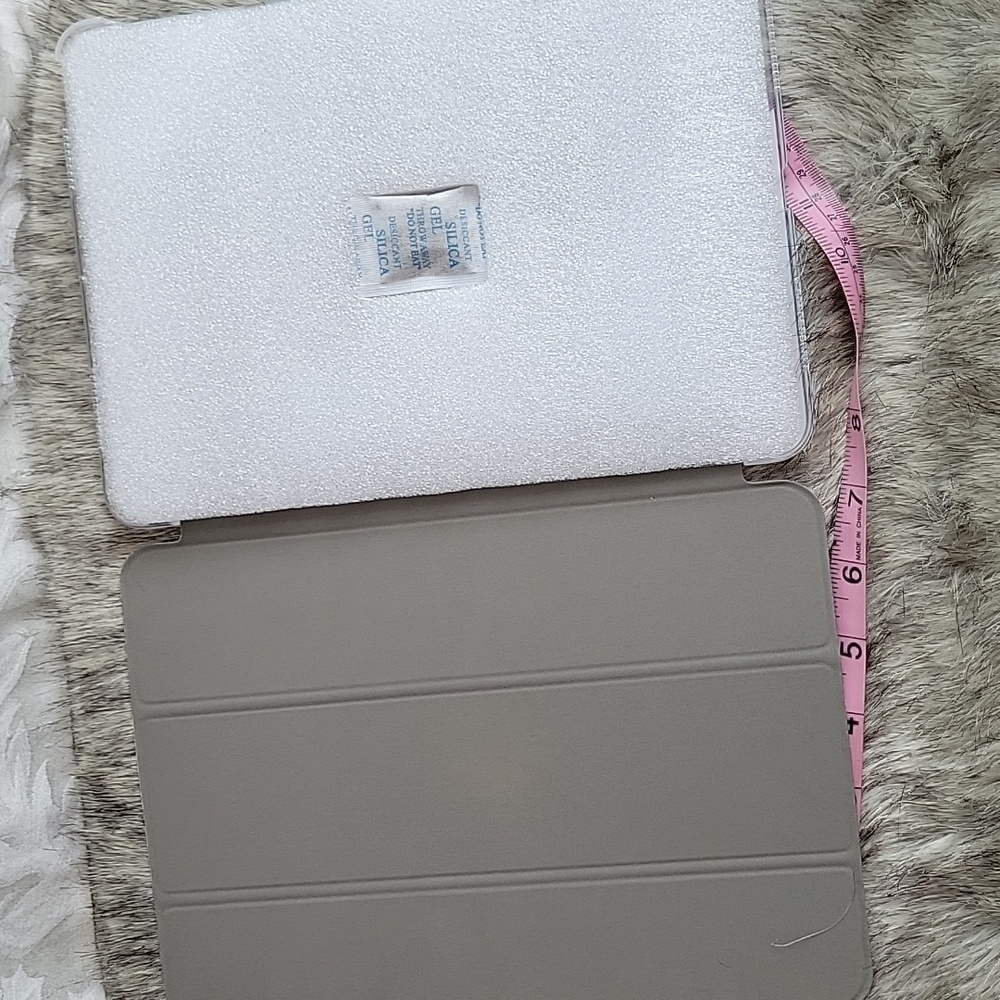 Cottage Chic Core Tablet Cover Floral Roses 10x7 - Picture 3 of 7